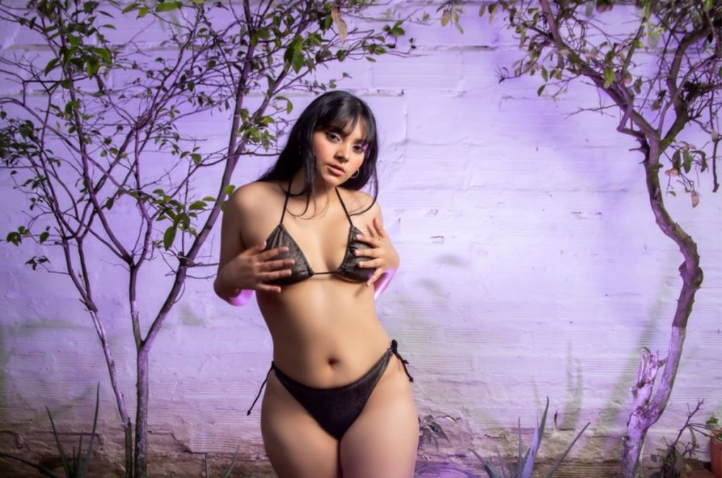 18+ young cam girl 18+ young cam girl